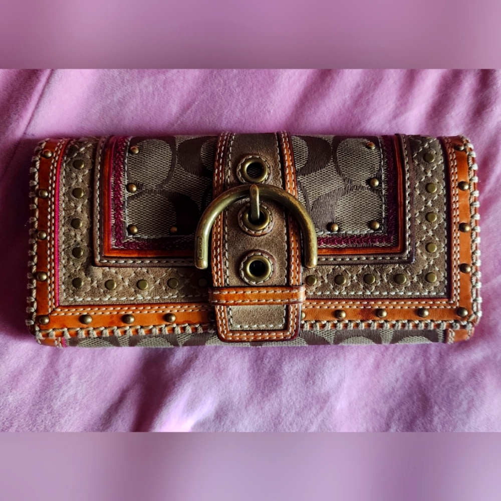 Coach billfold wallet